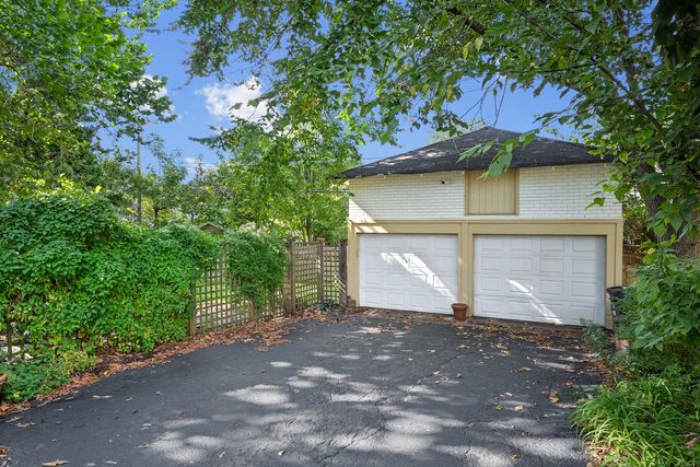 4816 Linscott Avenue, Downers Grove, IL 60515