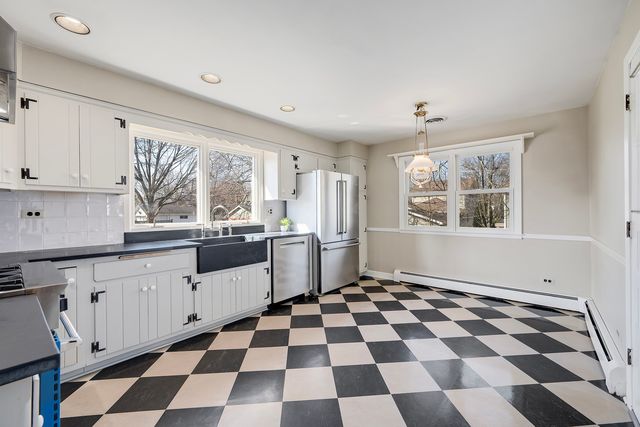 4816 Linscott Avenue, Downers Grove, IL 60515