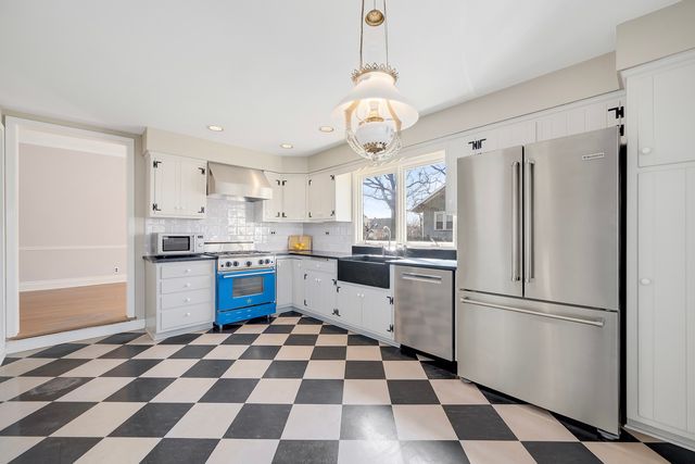 4816 Linscott Avenue, Downers Grove, IL 60515