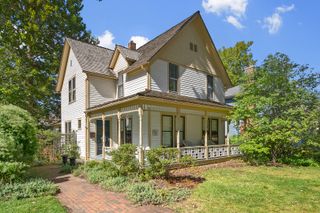 4816 Linscott Avenue, Downers Grove, IL 60515