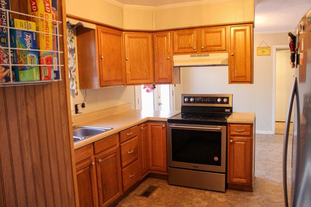 2633 Spencer Rd, Rock Island, TN 38581