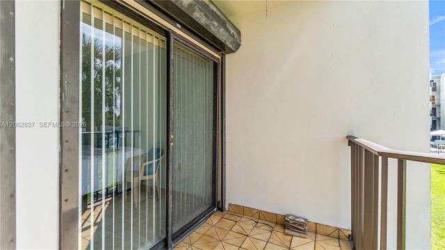 1820 W 53rd St 204, Hialeah, FL 33012