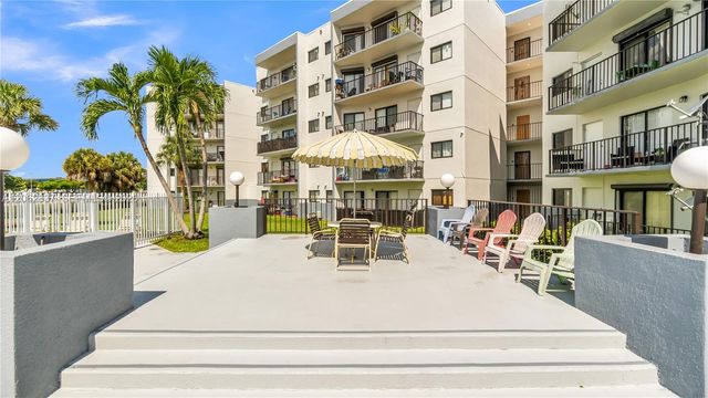 1820 W 53rd St 204, Hialeah, FL 33012