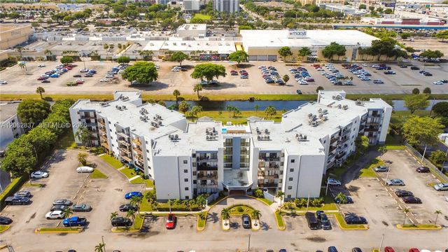 1820 W 53rd St 204, Hialeah, FL 33012