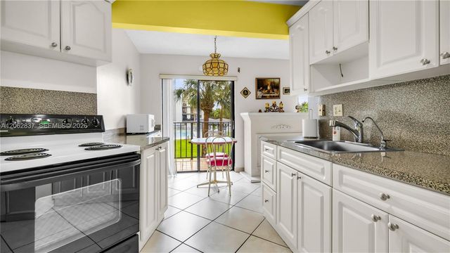 1820 W 53rd St 204, Hialeah, FL 33012