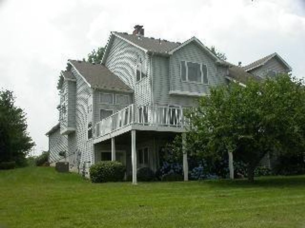 1129 NE Waterfield Village Drive, Blue Springs, MO 64014