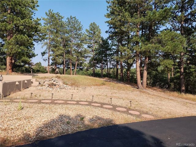 2143 Perry Park Ave, Larkspur, CO 80118