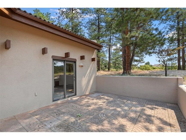 2143 Perry Park Ave, Larkspur, CO 80118