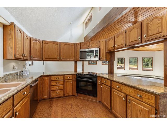 2143 Perry Park Ave, Larkspur, CO 80118