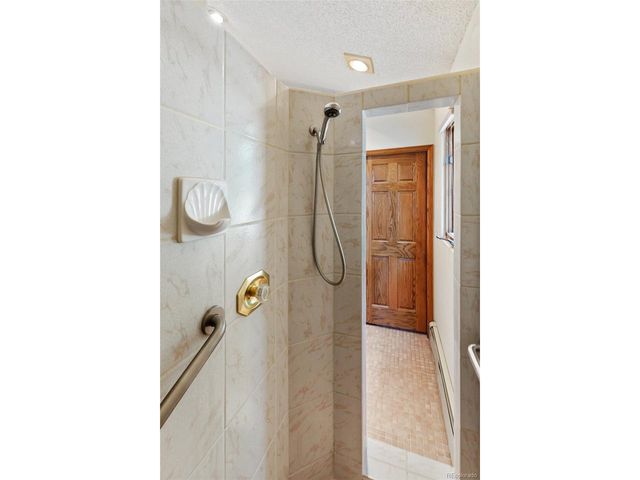 2143 Perry Park Ave, Larkspur, CO 80118