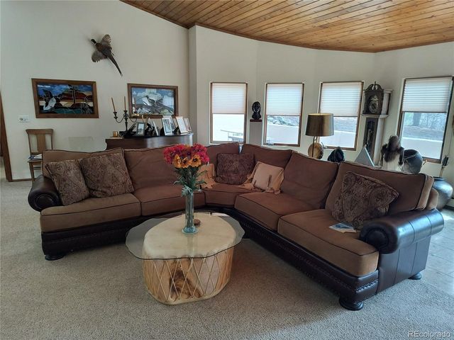 2143 Perry Park Ave, Larkspur, CO 80118