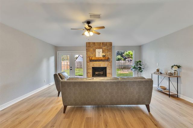 2811 Sugar Wood Drive, League City, TX 77573
