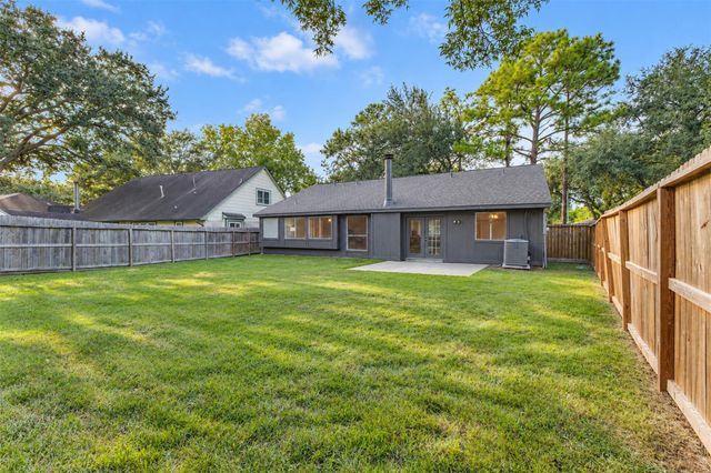 2811 Sugar Wood Drive, League City, TX 77573