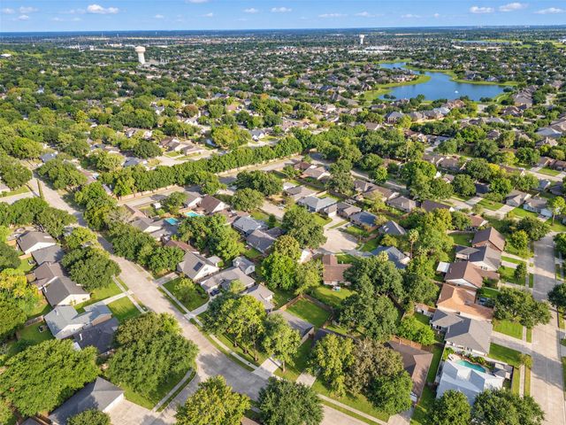 2811 Sugar Wood Drive, League City, TX 77573