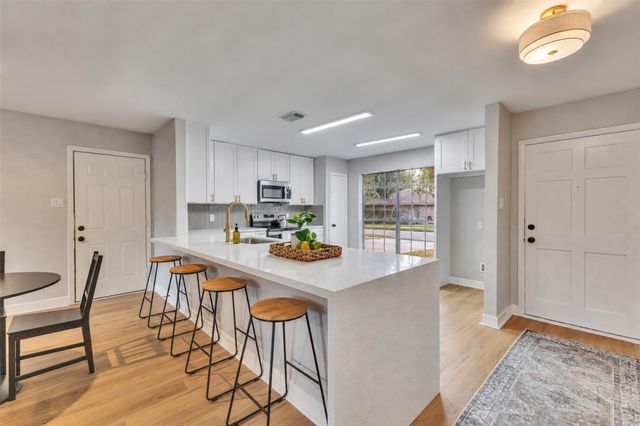 2811 Sugar Wood Drive, League City, TX 77573