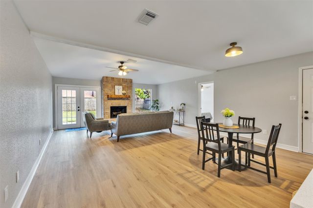 2811 Sugar Wood Drive, League City, TX 77573