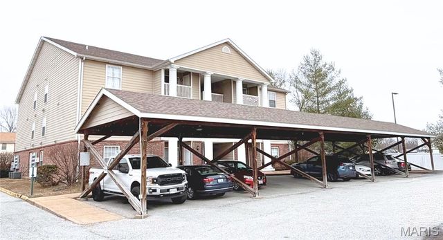 660 Materdie Lane 203, Florissant, MO 63031