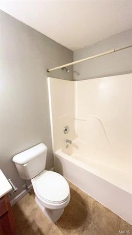 660 Materdie Lane 203, Florissant, MO 63031