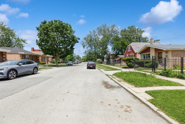 8742 S Constance Avenue, Chicago, IL 60617