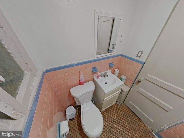 6846 MARSHALL RD, Upper Darby, PA 19082