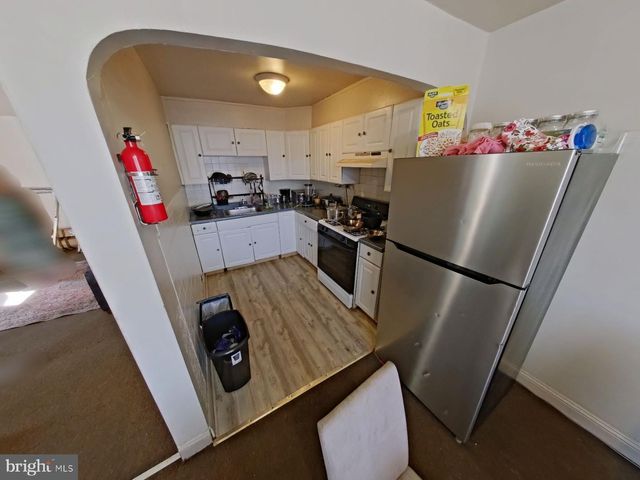 6846 MARSHALL RD, Upper Darby, PA 19082