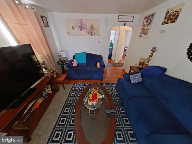 6846 MARSHALL RD, Upper Darby, PA 19082