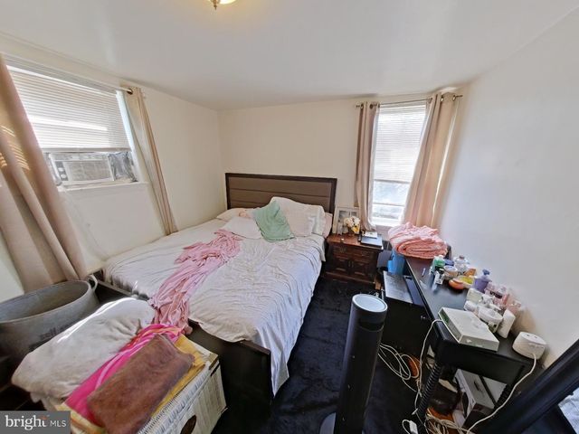 6846 MARSHALL RD, Upper Darby, PA 19082