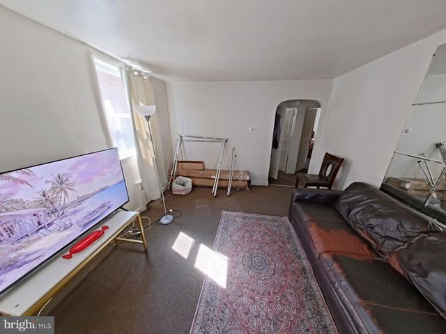 6846 MARSHALL RD, Upper Darby, PA 19082