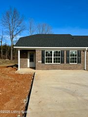 353 Breckinridge Cir, Vine Grove, KY 40175