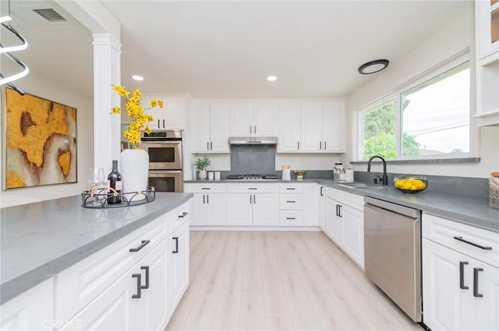 1334 S Glendora Avenue, West Covina, CA 91790