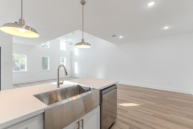 9409 Caddo Road, Houston, TX 77078