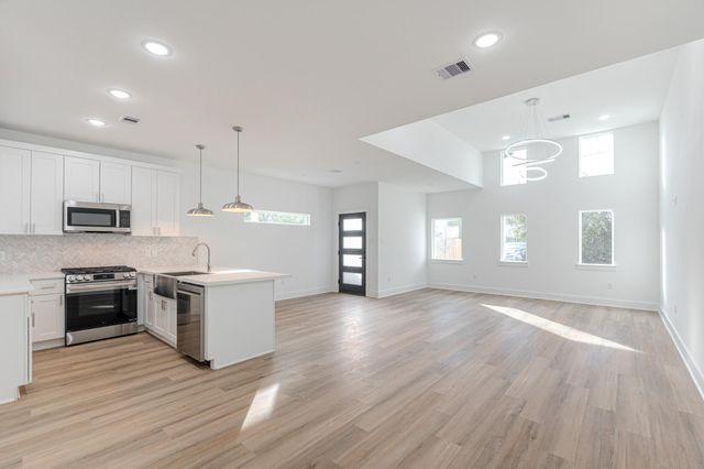 9409 Caddo Road, Houston, TX 77078