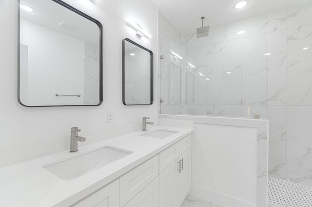 9409 Caddo Road, Houston, TX 77078