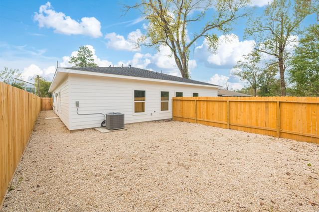 9409 Caddo Road, Houston, TX 77078