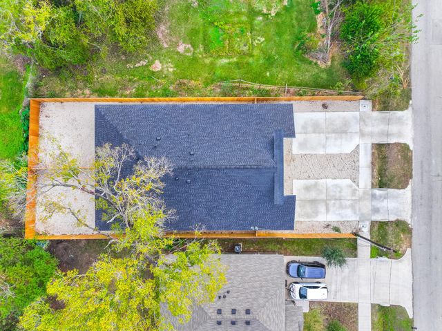 9409 Caddo Road, Houston, TX 77078