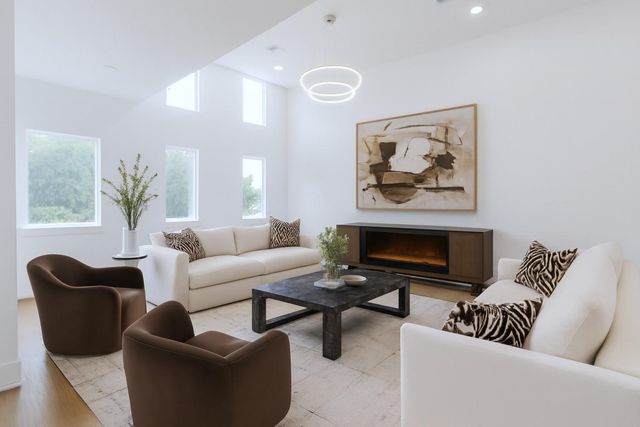 9409 Caddo Road, Houston, TX 77078