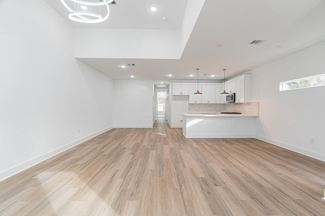 9409 Caddo Road, Houston, TX 77078