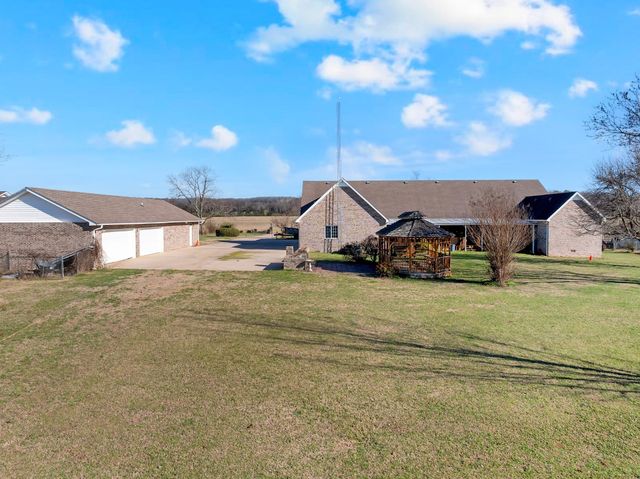 1191 Knights Church Rd, Decherd, TN 37324