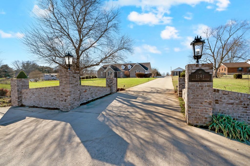 1191 Knights Church Rd, Decherd, TN 37324