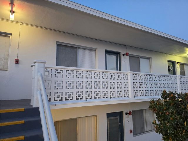 8221 112TH STREET 209, Seminole, FL 33772