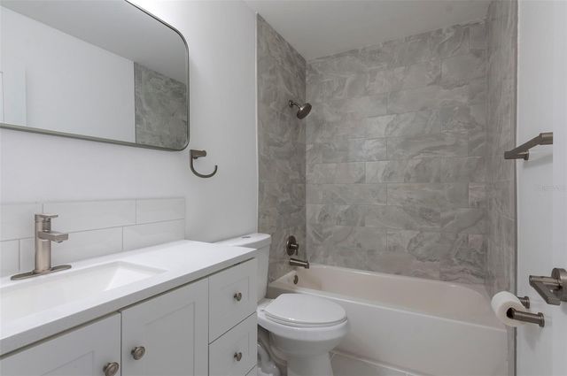 8221 112TH STREET 209, Seminole, FL 33772