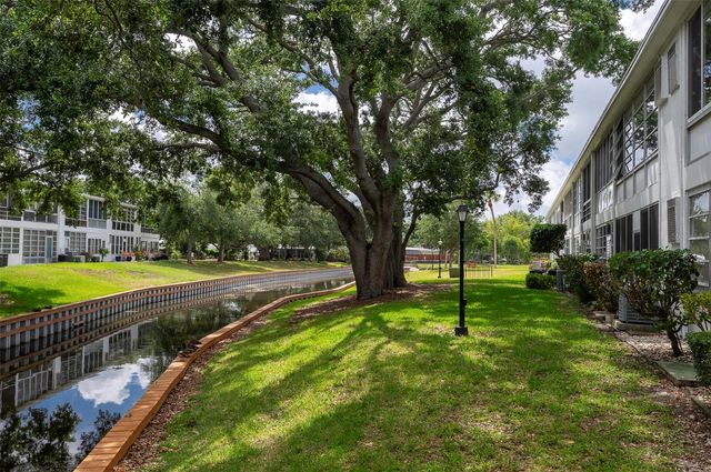 8221 112TH STREET 209, Seminole, FL 33772