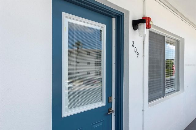 8221 112TH STREET 209, Seminole, FL 33772