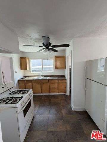 2933 S La Brea Avenue, Los Angeles, CA 90016