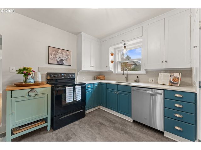 7026 N CAMPBELL Ave, Portland, OR 97217