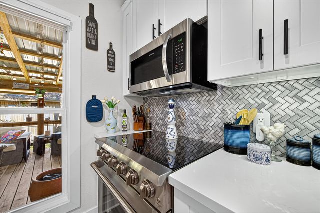 502 Tall Timber Drive, West Columbia, TX 77486