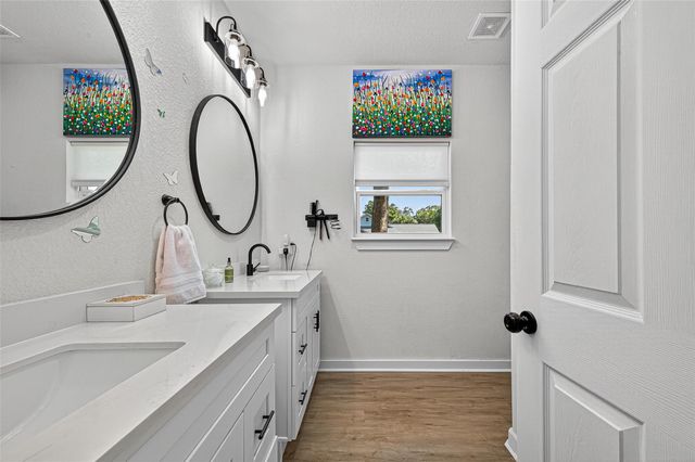 502 Tall Timber Drive, West Columbia, TX 77486