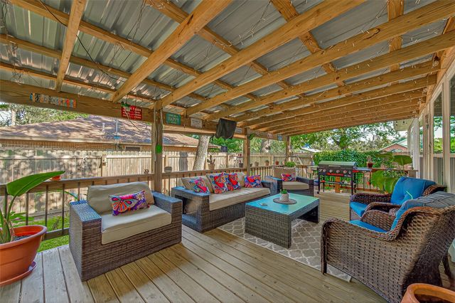 502 Tall Timber Drive, West Columbia, TX 77486