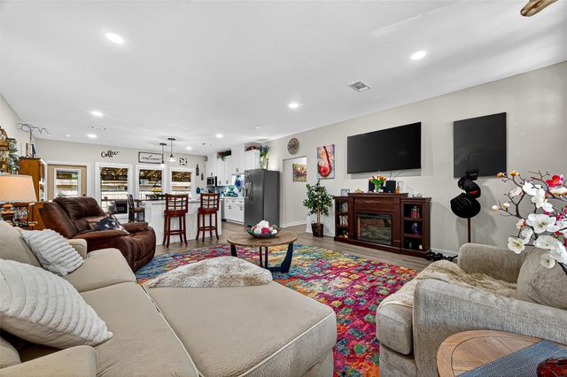 502 Tall Timber Drive, West Columbia, TX 77486