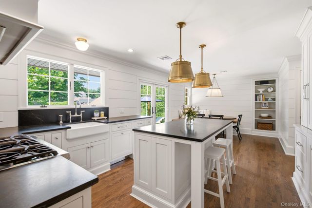 23 Renwick Avenue, Huntington, NY 11743
